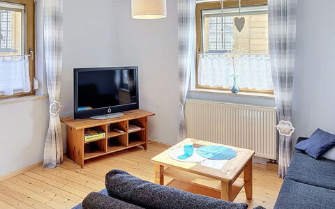 Albert: Möbel, Interior Design, Flooring, Holz, Fussboden, Zimmer, Textil, Beleuchtung, Decke, Wohnzimmer