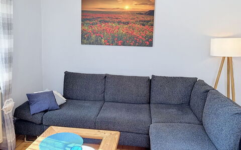 Albert: Möbel, Couch, Flooring, Holz, Fussboden, Wohnzimmer, Interior Design, Zuhause, Zimmer