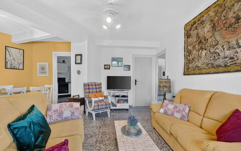 Goya - Mar de Cristal: Möbel, Interior Design, Couch, Flooring, Fussboden, Decke, Zimmer, Wohnzimmer, Wohnung, Tabelle