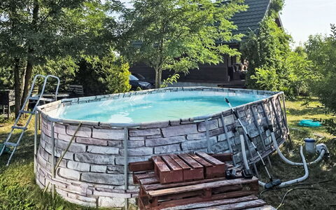 Oaza Spokoju: Verbundwerkstoff, Hinterhof, Schwimmbad