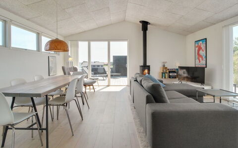 Fromer - 800M from the Sea: Flooring, Holz, Decke, Fussboden, Möbel, Interior Design, Holzboden, Küche & Esszimmer Tisch, Zuhause, Wohnzimmer