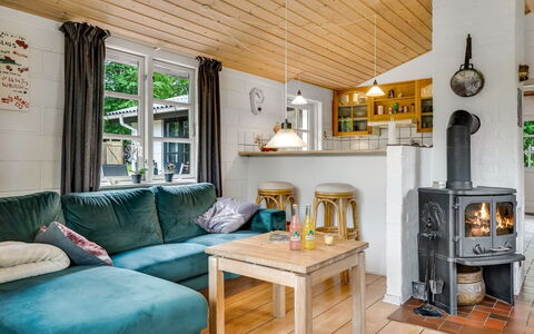 Söffren - 450M to the Fjord: Holz, Möbel, Flooring, Interior Design, Fussboden, Zuhause, Zimmer, Wohnzimmer, Decke, Couch