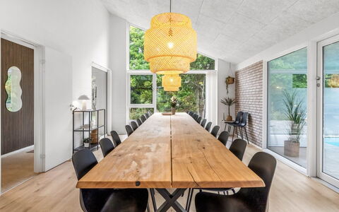 Filippine - 800M from the Sea: Fussboden, Decke, Schwimmbad, Resort, Design, Stuhl, Daylighting, Hotel, Villa, Penthouse