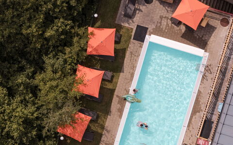 Viehhofen 1: Schwimmbad, Freizeit, Resort, Erholung, Gartenmöbel, Regenschirm, Eco Hotel, Ferienort, Sonnenliege, Hotel