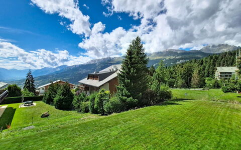Résidence Mila N°2: Gras, Bergforms, Berg, Landschaft, Hochland, Hügel, Bergstation, Gebirge, Grundstueck, Ländliches Gebiet
