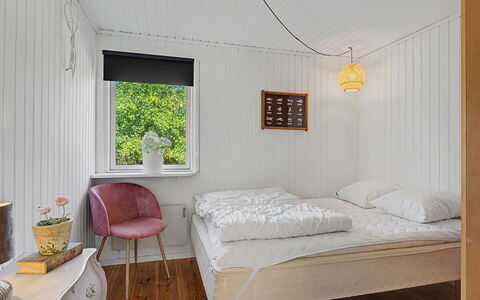 Leve - 300M from the Sea: Interior Design, Schlafzimmer, Wand, Bett, Flooring, Fussboden, Holz, Decke, Möbel, Bettdecke