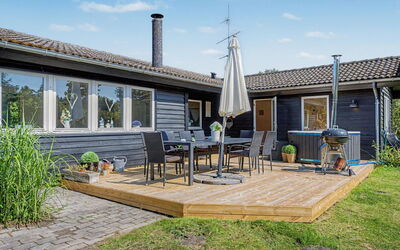 Leve - 300M from the Sea