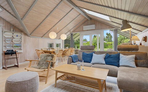 Aleksis - 900M from the Sea: Interior Design, Holz, Möbel, Decke, Flooring, Fussboden, Couch, Wohnzimmer, Holzboden, Zimmer