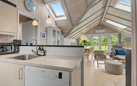 Aleksis - 900M from the Sea: Holz, Flooring, Interior Design, Decke, Möbel, Fussboden, Küche, Zimmer, Zuhause, Countertop