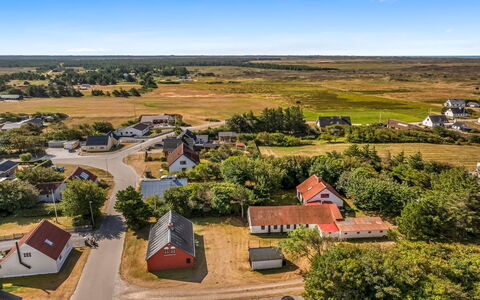 Safir - 1.7Km from the Sea: Landschaft, Einfach, Wohngebiet, Haus, Vogelperspektive, Ländliches Gebiet, Grundstueck, Menschliche Siedlung, Luftaufnahmen, Feld
