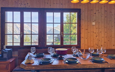 Ozer: Möbel, Holz, Interior Design, Tabelle, Flooring, Fussboden, Decke, Esszimmer, Küche & Esszimmer Tisch, Glas