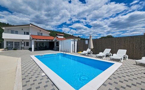 Ivana: Schwimmbad, Verbundwerkstoff, Resort, Hotel, Ferienort, Eco Hotel, Gartenmöbel