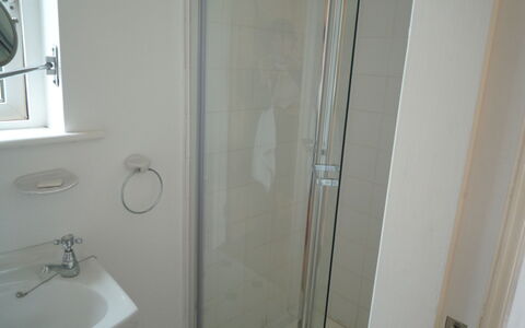 Ballyconneely Hc No.5: Wand, Armatur, Badezimmer, Flooring, Fussboden, Bad Sink, Installation, Interior Design, Zimmer, Sinken