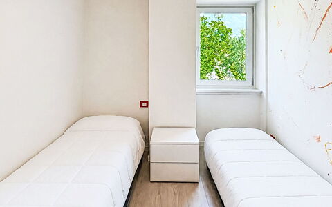 Federica: Wand, Flooring, Fussboden, Interior Design, Schlafzimmer, Wohnung, Bett, Zimmer, Decke, Bedding