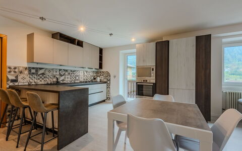 Federica: Möbel, Interior Design, Flooring, Fussboden, Holz, Countertop, Decke, Küche, Holzboden, Light Fixture