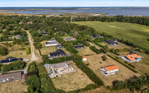 Helma - 580M to the Fjord: Dach, Haus, Wohngebiet, Zuhause, Estate, Hütte, Design