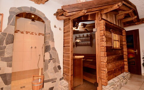 Hopfgarten im Brixental 696: Holz, Interior Design, Flooring, Zimmer, Holzbeize, Hartholz, Armatur, Blockhaus, Installation, Fliese