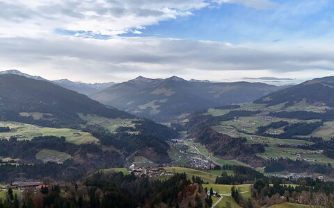 Kaiserchalet: Bergforms, Berg, Hügel, Gebirge, Hochland, Natürliche Landschaft, Landschaft, Bergstation, Terrain, Ökoregion