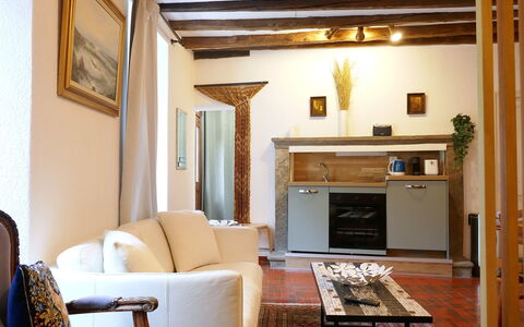 Ludiano 25: Möbel, Interior Design, Flooring, Wand, Couch, Fussboden, Holz, Zimmer, Decke, Wohnzimmer