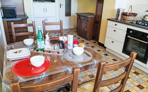 Puys-Richards: Möbel, Flooring, Interior Design, Major Appliance, Holz, Küchengerät, Fussboden, Küche, Küche & Esszimmer Tisch, Cabinetry