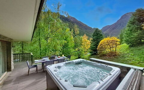 Grimentz 630: Resort, Eco Hotel, Schwimmbad, Jacuzzi, Senke, Badewanne, Armatur, Hotel