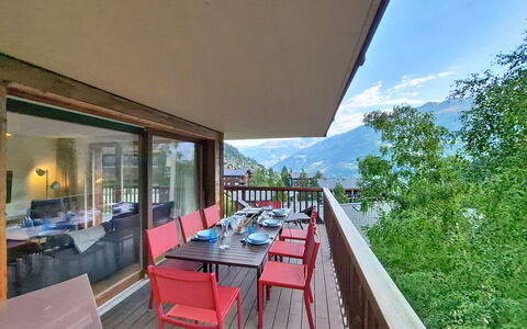 Les Rahâs A5: Balkon, Eco Hotel, Stuhl, Veranda, Senke, Holzbeize, Bergdorf, Zimmerpflanze, Resort