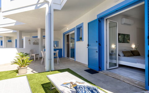 Perla Blu: Blau, Wohnung, Schatten, Resort, Gartenmöbel, Hotel, Schwimmbad, Villa