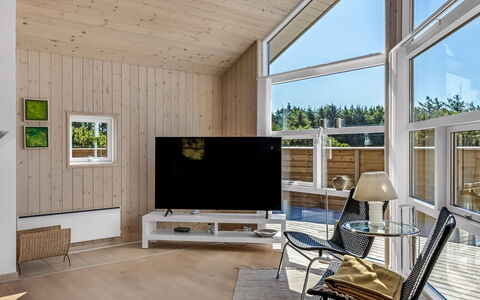 Isbiorn - 800M from the Sea: Interior Design, Holz, Decke, Flooring, Zuhause, Fussboden, Zimmer, Möbel, Wohnzimmer, Holzboden
