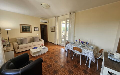 Alla Terrazza sul Fiume: Flooring, Fussboden, Interior Design, Möbel, Zimmer, Wohnung, Beleuchtung, Zuhause, Decke, Wohnzimmer