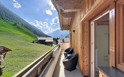 Alpenblick: Holz, Zuhause, Decke, Wohnung, Holzbeize, Hartholz, Balkon, Holz, Planke, Daylighting