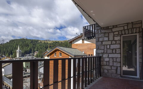 La Fiorera: Urban Design, Balkon, Wohnung, Steigung, Geländer, Bergdorf, Baluster, Treppe, Daylighting