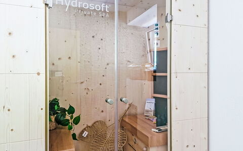 Alpenchalet Gundolf: Möbel, Interior Design, Stuhl, Flooring, Tabelle, Resort, Fussboden, Decke, Zimmer, Eco Hotel