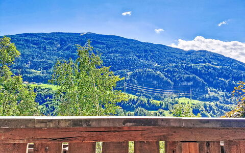 Alpenchalet Gundolf: Möbel, Interior Design, Stuhl, Flooring, Tabelle, Resort, Fussboden, Decke, Zimmer, Eco Hotel