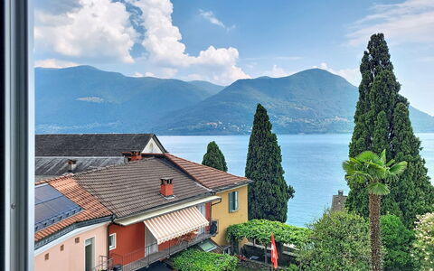 Casa Sole sul Lago: Möbel, Interior Design, Stuhl, Flooring, Tabelle, Resort, Fussboden, Decke, Zimmer, Eco Hotel