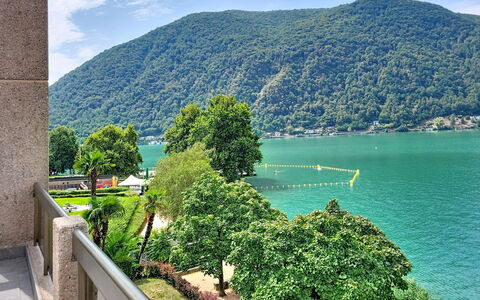 Apt.fortune 3: Möbel, Interior Design, Stuhl, Flooring, Tabelle, Resort, Fussboden, Decke, Zimmer, Eco Hotel