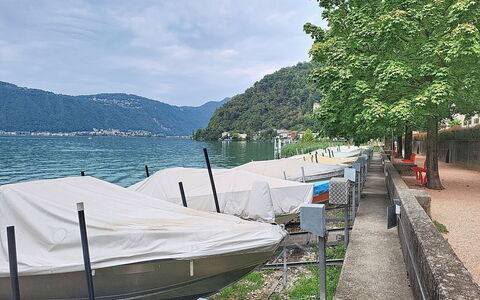 Apt.fortune 3: Möbel, Interior Design, Stuhl, Flooring, Tabelle, Resort, Fussboden, Decke, Zimmer, Eco Hotel