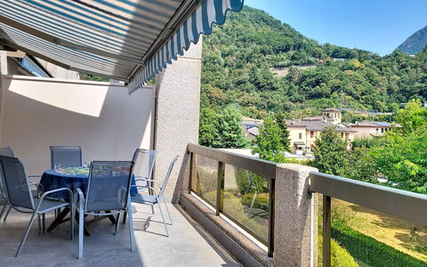 Apt.fortune 3: Möbel, Interior Design, Stuhl, Flooring, Tabelle, Resort, Fussboden, Decke, Zimmer, Eco Hotel