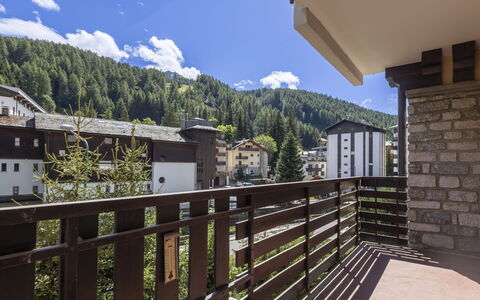 Le Betulle: Möbel, Interior Design, Stuhl, Flooring, Tabelle, Resort, Fussboden, Decke, Zimmer, Eco Hotel