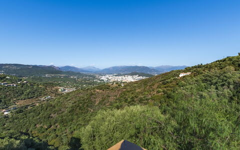 Villa Salario: Himmel, Blau, Bergforms, Daytime, Berg, Natur, Grün, Blatt, Hügel, Horizont