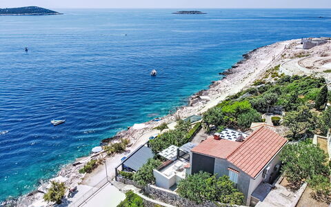 Marina Sevid 106: Fussboden, Decke, Schwimmbad, Resort, Design, Stuhl, Daylighting, Hotel, Villa, Penthouse