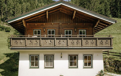 Chalet Amadé: Schwimmbad, Bauernhaus, Estate, Villa, Resort, Hazienda, Eco Hotel, Hinterhof
