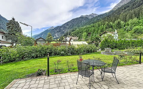 Jana: Schwimmbad, Bauernhaus, Estate, Villa, Resort, Hazienda, Eco Hotel, Hinterhof