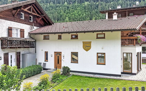 Jana: Schwimmbad, Bauernhaus, Estate, Villa, Resort, Hazienda, Eco Hotel, Hinterhof