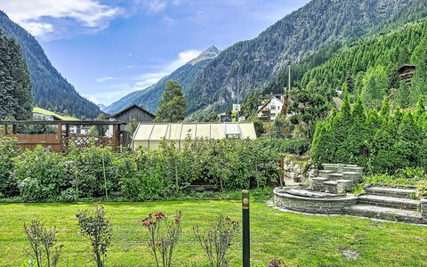 Jana: Schwimmbad, Bauernhaus, Estate, Villa, Resort, Hazienda, Eco Hotel, Hinterhof
