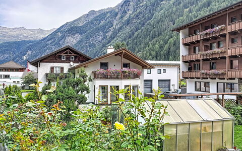 Chalet Jana: Schwimmbad, Bauernhaus, Estate, Villa, Resort, Hazienda, Eco Hotel, Hinterhof