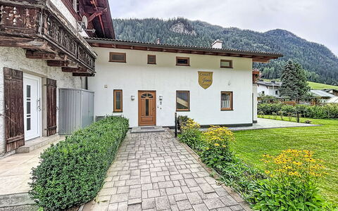 Chalet Jana: Schwimmbad, Bauernhaus, Estate, Villa, Resort, Hazienda, Eco Hotel, Hinterhof