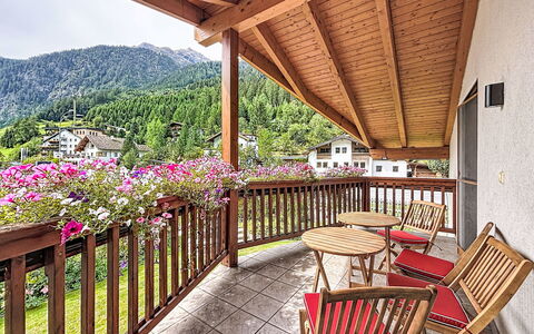 Chalet Jana: Schwimmbad, Bauernhaus, Estate, Villa, Resort, Hazienda, Eco Hotel, Hinterhof