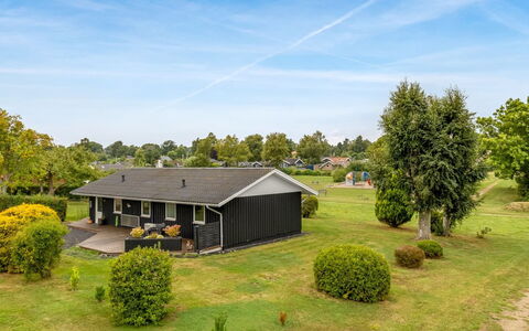 Efrosina - 600M from the Sea: Schwimmbad, Bauernhaus, Estate, Villa, Resort, Hazienda, Eco Hotel, Hinterhof