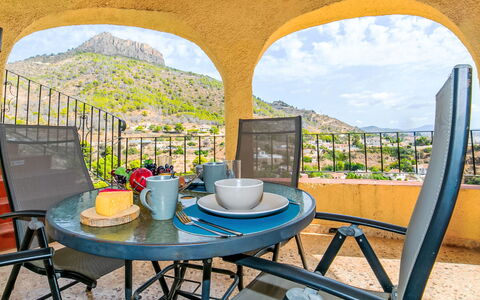 Dencis Villa: Schwimmbad, Bauernhaus, Estate, Villa, Resort, Hazienda, Eco Hotel, Hinterhof