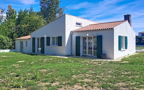 Les Salines: Schwimmbad, Bauernhaus, Estate, Villa, Resort, Hazienda, Eco Hotel, Hinterhof